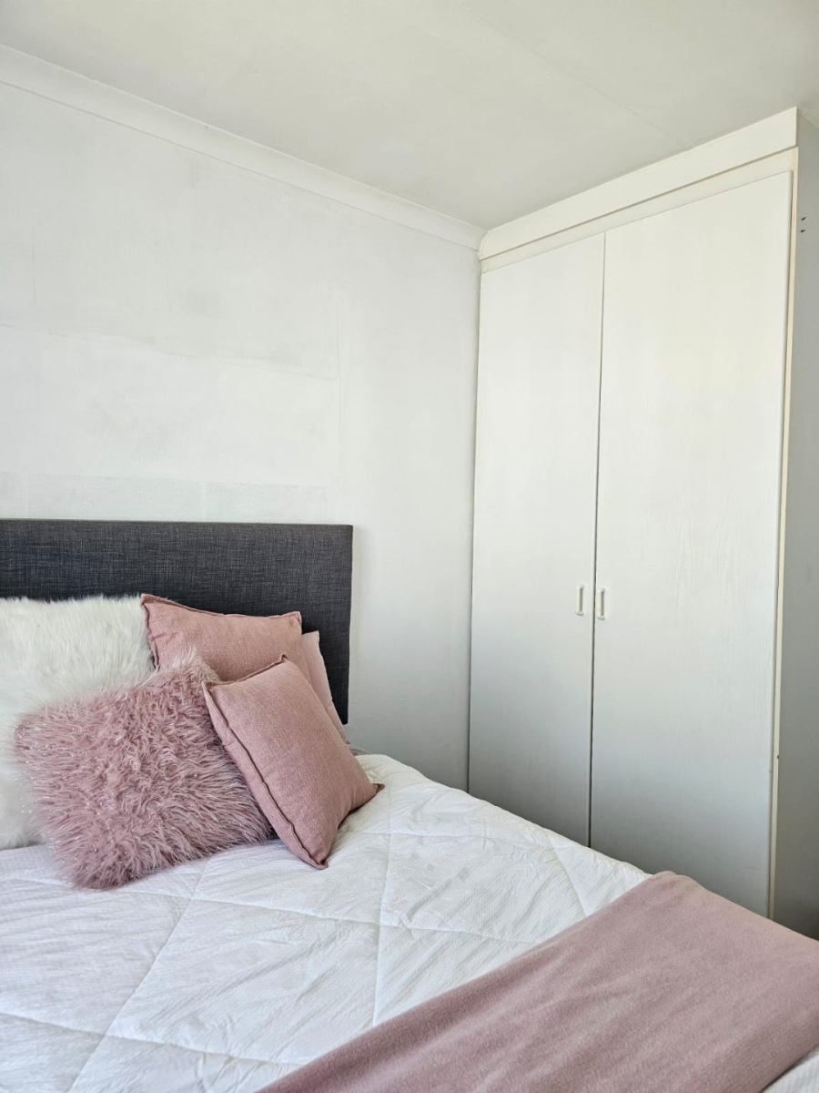 To Let 3 Bedroom Property for Rent in Kannoniers Park North West